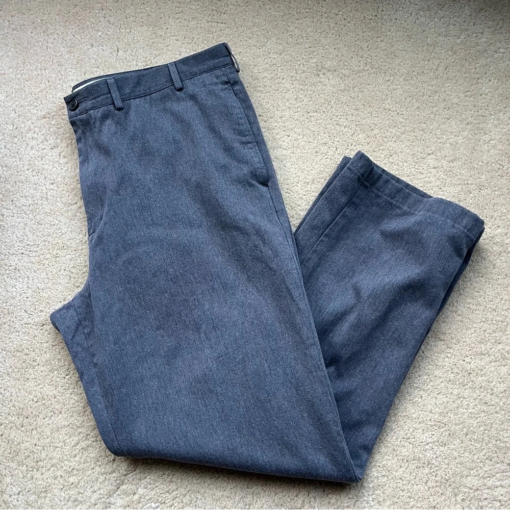 Lands’ End Men’s Traditional Fit Gray Flat Front Chino Pants - Size 44 - EUC